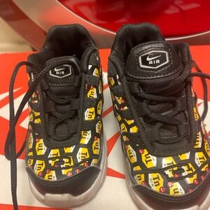 Nike Black and Yellow TN Sneakers 7c size